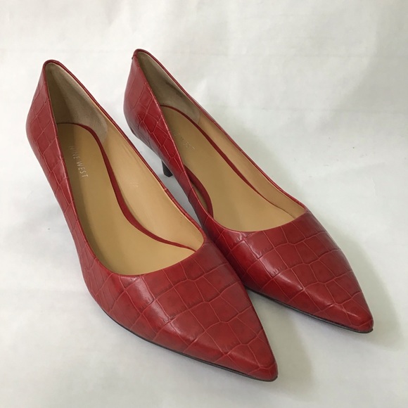 nine west kitten heel pumps